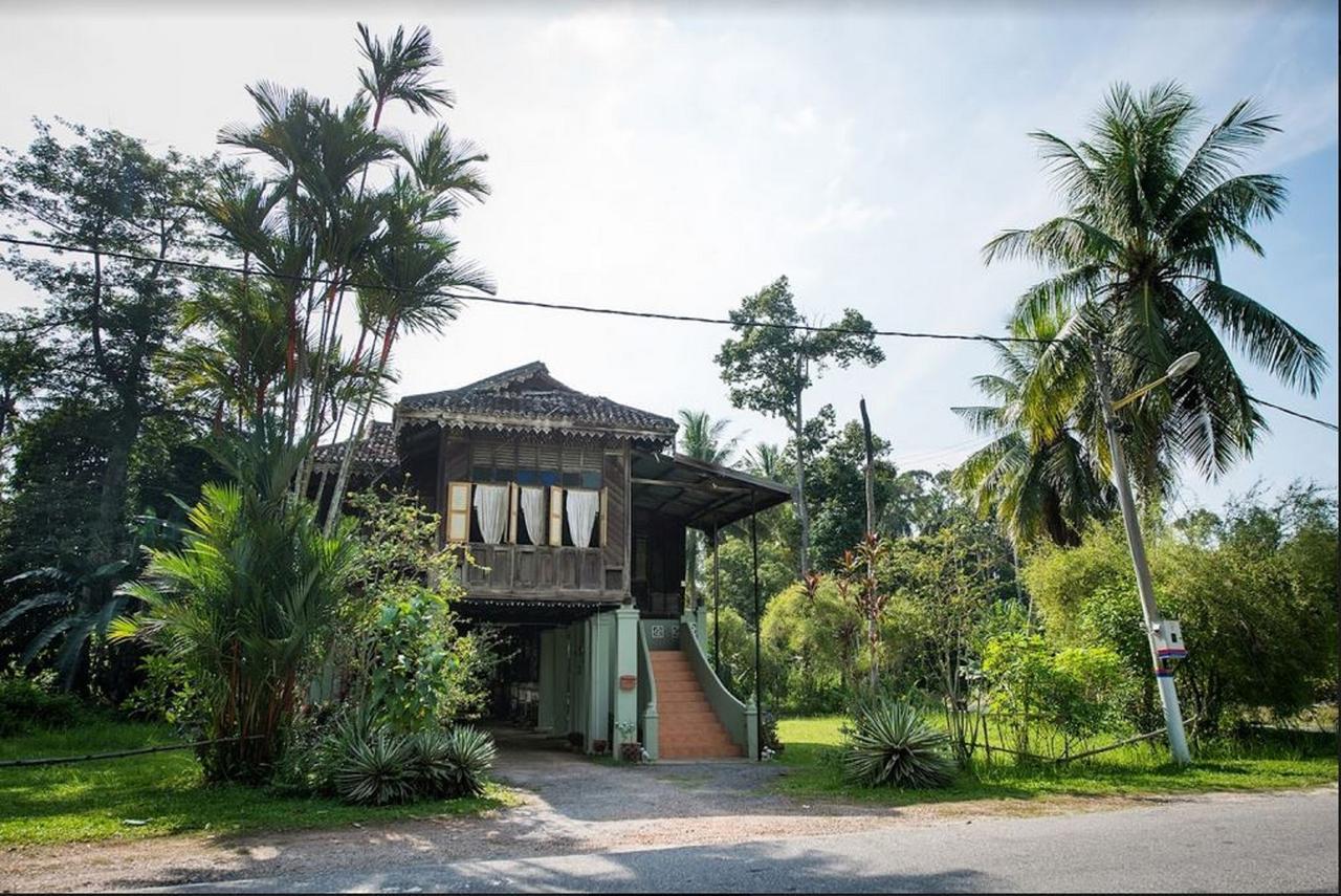 ホテルLanai Casuarina Cempaka Sari Parit エクステリア 写真