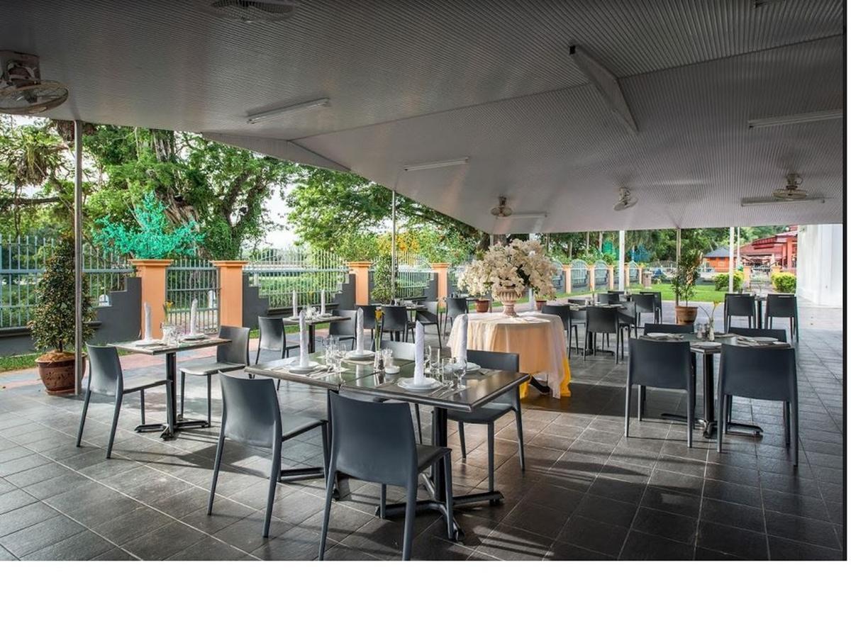 ホテルLanai Casuarina Cempaka Sari Parit エクステリア 写真